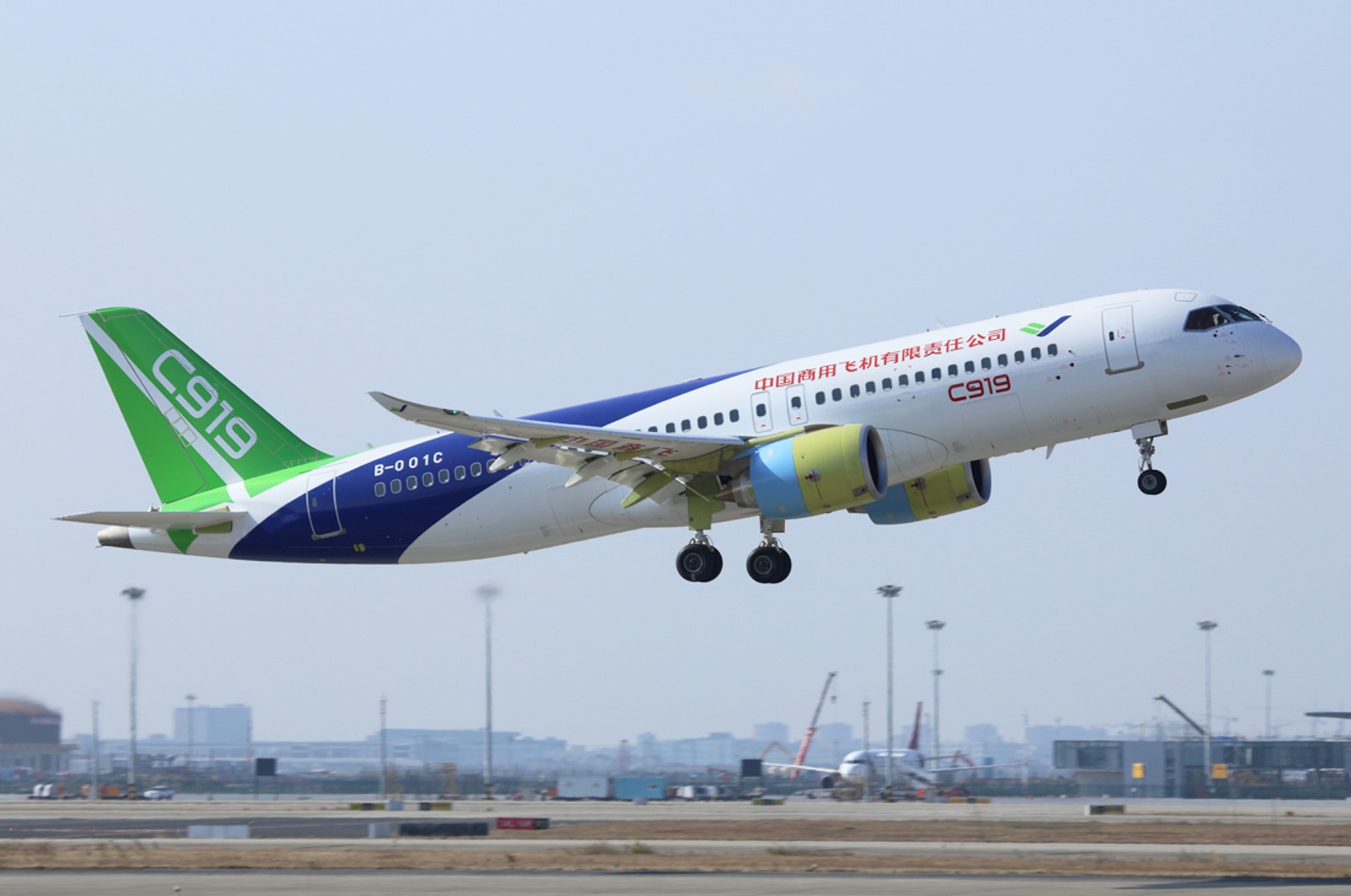 chinese comac c919 takeoff